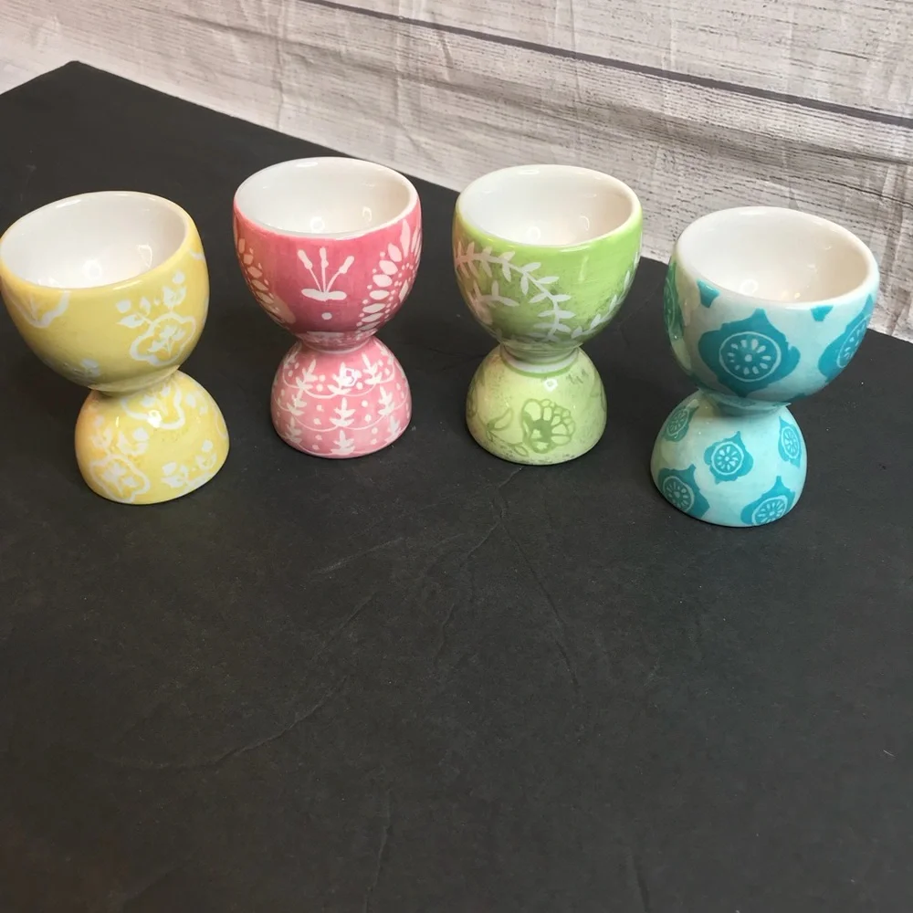 Pottery Barn Boxed Set Of 4 Ceramic Egg Cups